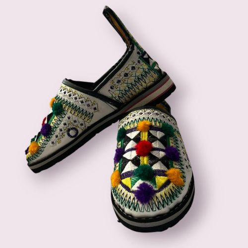 Chaussure Babouche Artisanale Berbère à Pompons