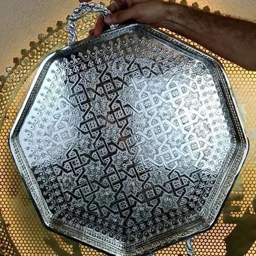 Plateau Artisanal Fassi Octogonal en Cuivre Nickelé Ciselé à la Main 45 cm
